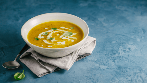 Erdnuss Curry Suppe mit Insektenprotein